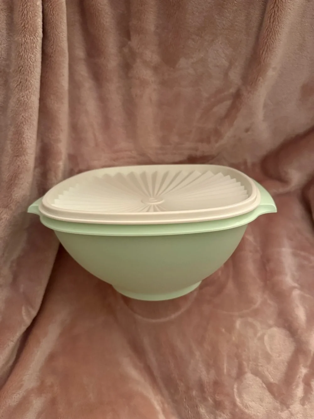 💚Tupperware Servalier Bowl Mint Green 2.8L/ 11 3/4 cups mix prep store serve NEW - Picture 1 of 9